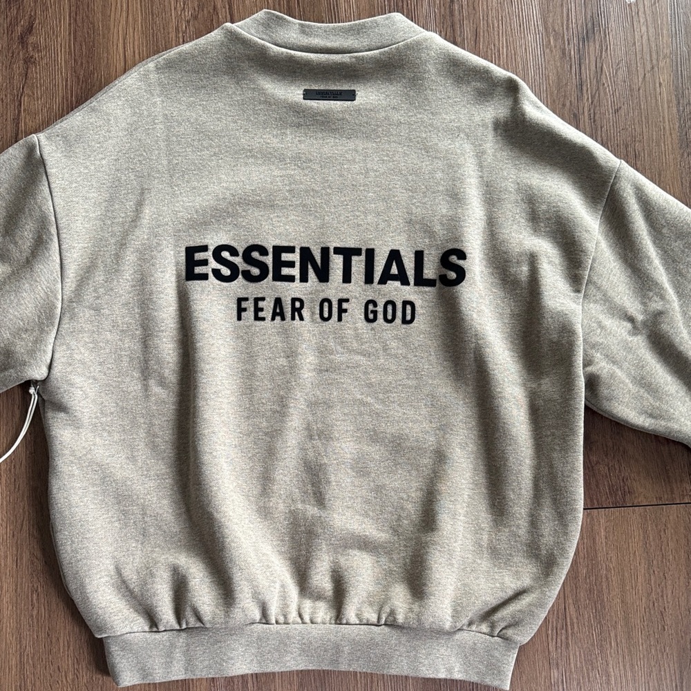 Fear of God Essentials NWT Men’s Crewneck Sweater in Heather Oatmeal